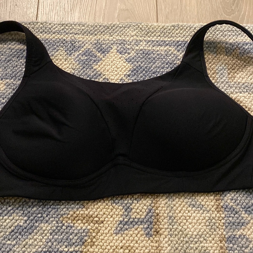 LULULEMON run times bra 32DD
